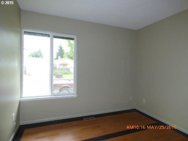 6585 Southwest 203rd Avenue Aloha, OR 97078 - Photo 5 of 16