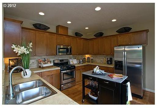 232 Northwest 117th Loop Portland, OR 97229 - Photo 5 of 12 Gallery Image 5