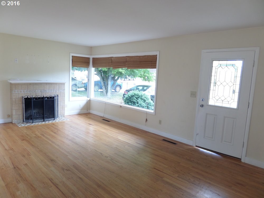 16211 Southeast Taggart Street Portland, OR 97236 - Photo 2 of 19