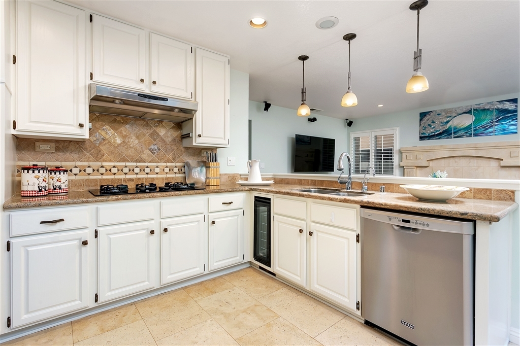 2314 Terraza Ribera Carlsbad, CA 92009 - Photo 10 of 25 Gallery Image 10