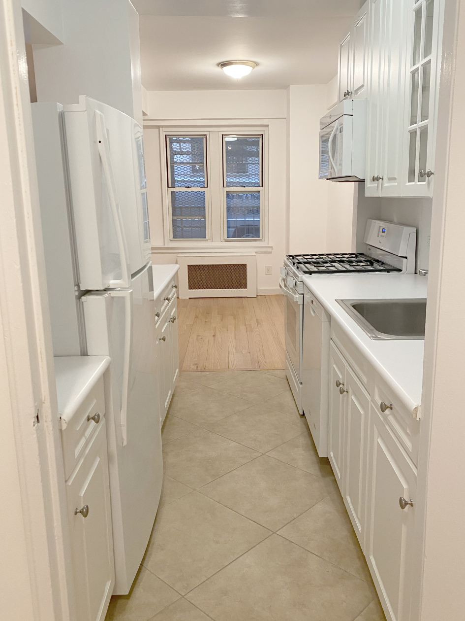 110 East End Avenue, Unit 1EF Manhattan, NY 10028 - Photo 3 of 12