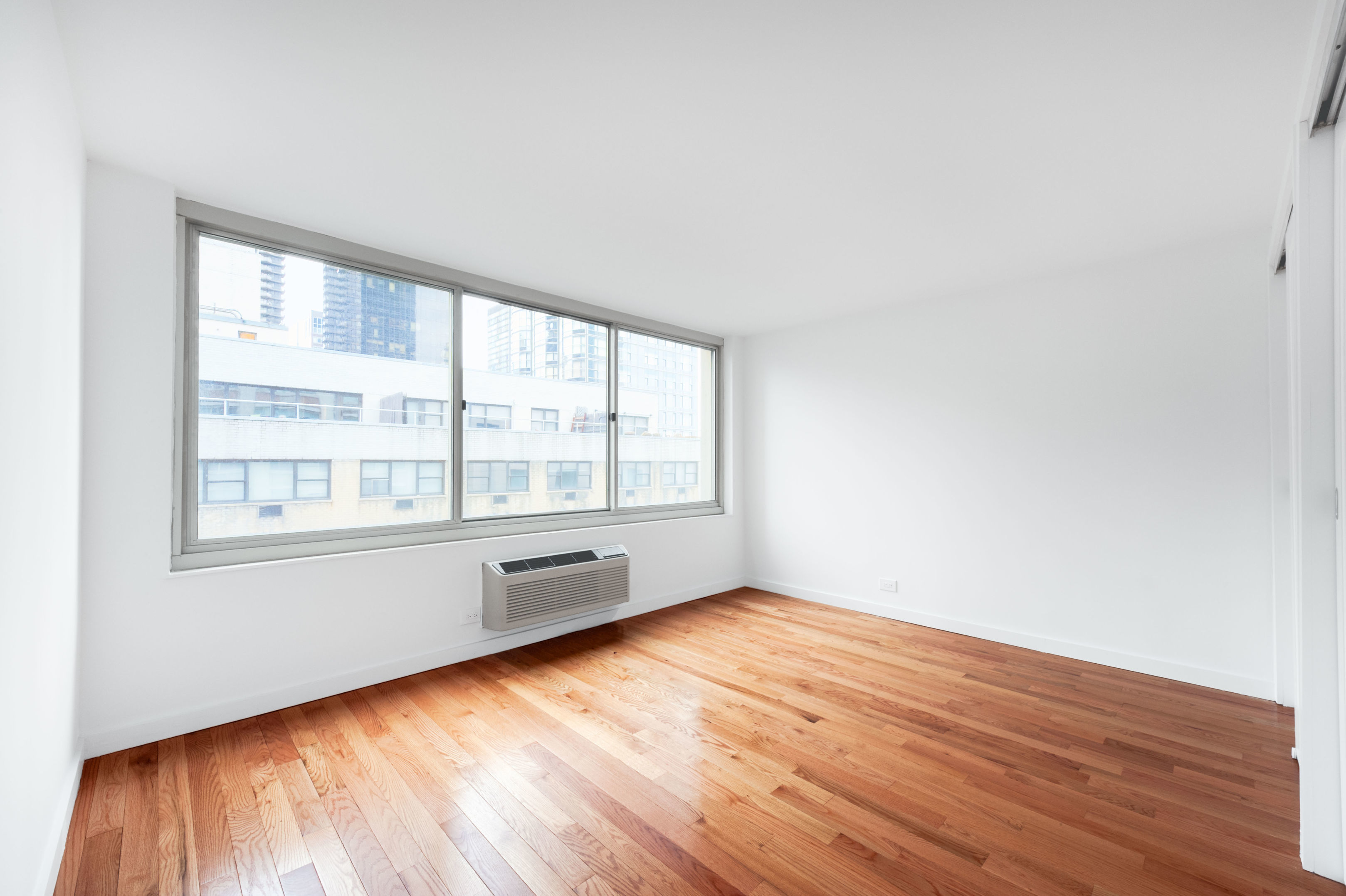 333 East 45th Street, Unit 11D Manhattan, NY 10017 - Photo 3 of 7