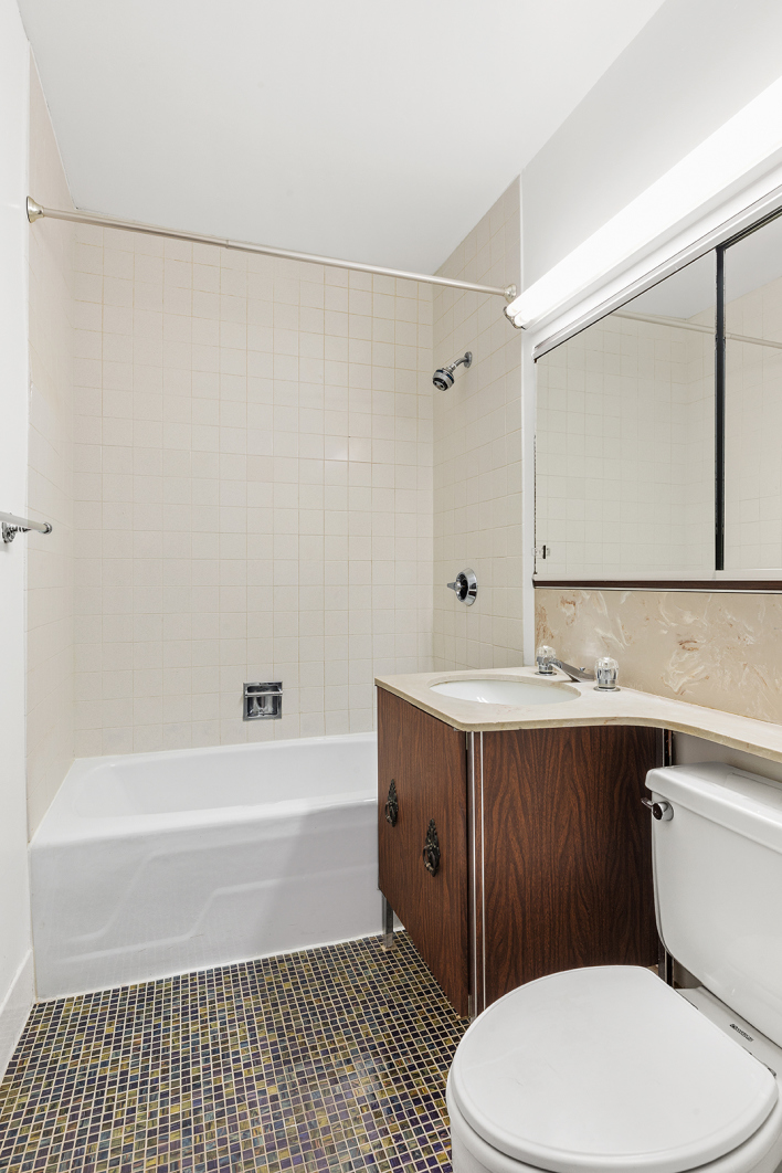 20 West 64th Street, Unit 11S Manhattan, NY 10023 - Photo 4 of 11
