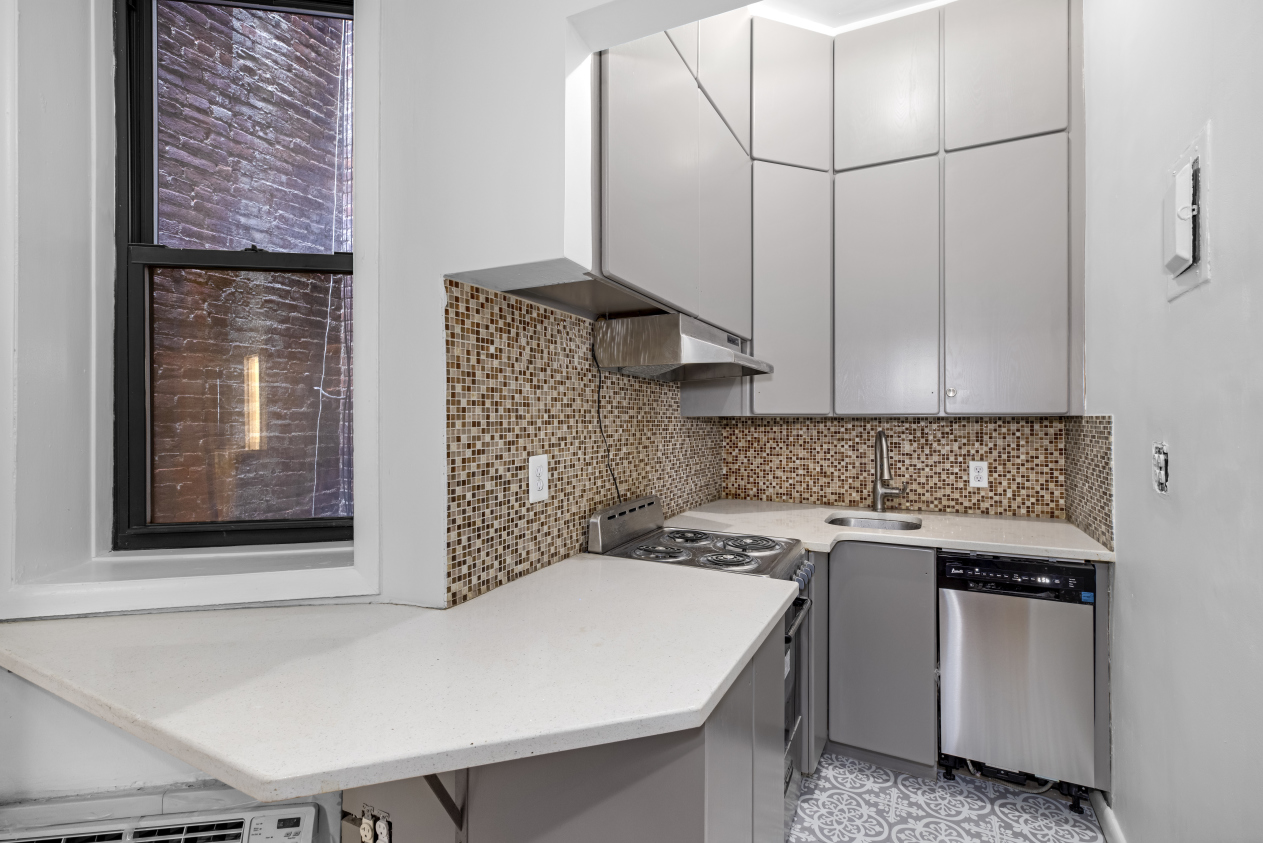 344 East 87th Street, Unit D Manhattan, NY 10128 - Photo 5 of 7