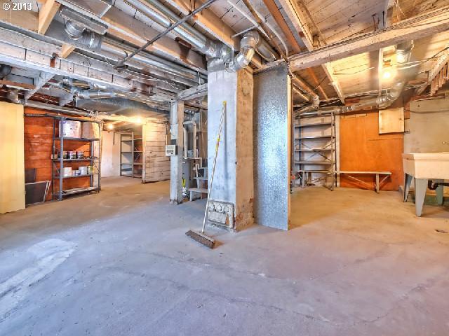 2006 Southwest Sunset Boulevard Portland, OR 97239 - Photo 11 of 14 Gallery Image 11