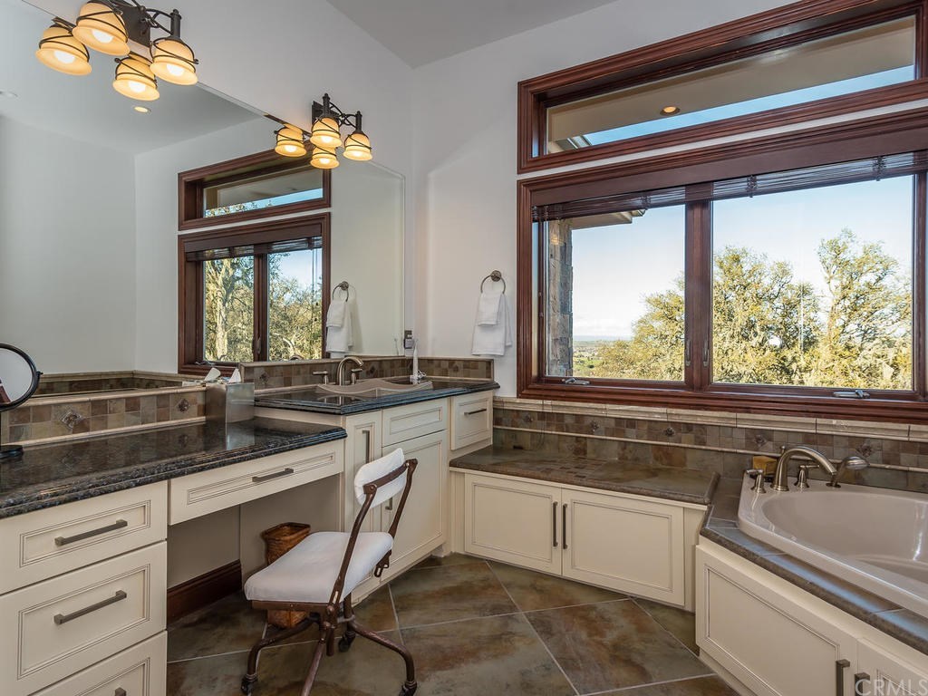 2390 Battering Rock Road Templeton, CA 93465 - Photo 21 of 44