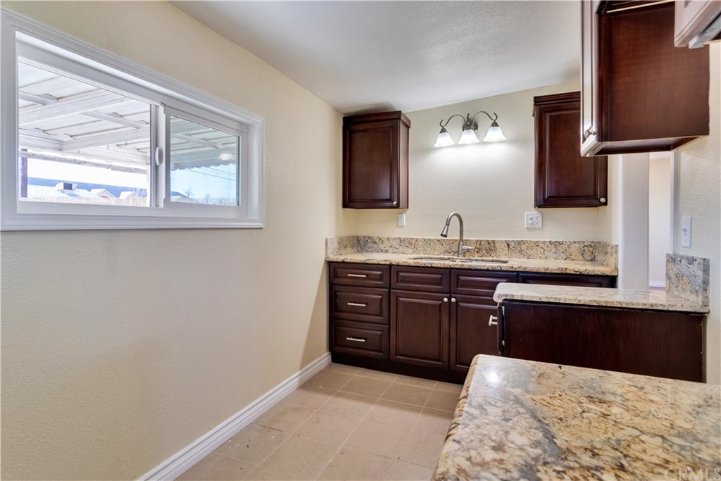 15943 Pine Street Hesperia, CA 92345 - Photo 9 of 21