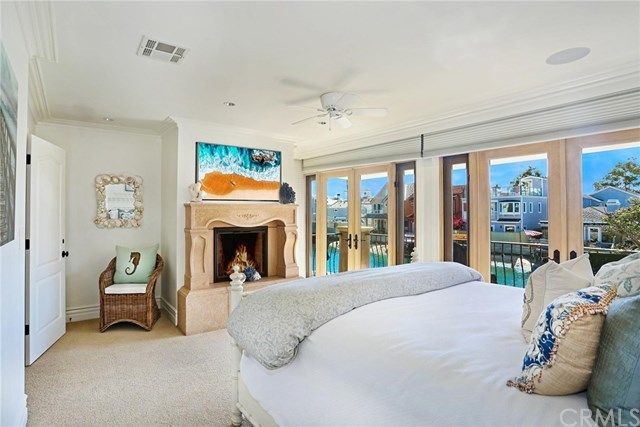 $2,900,000 | 208 Grand Canal, Newport Beach, CA 92662