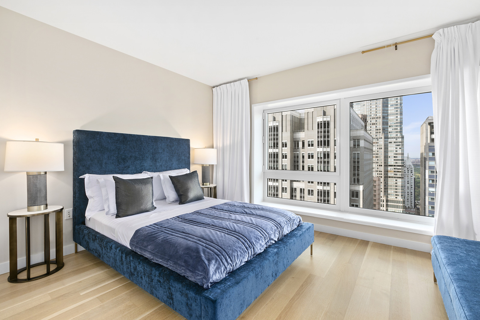 135 West 52nd Street, Unit PH1 Manhattan, NY 10019 - Photo 12 of 27