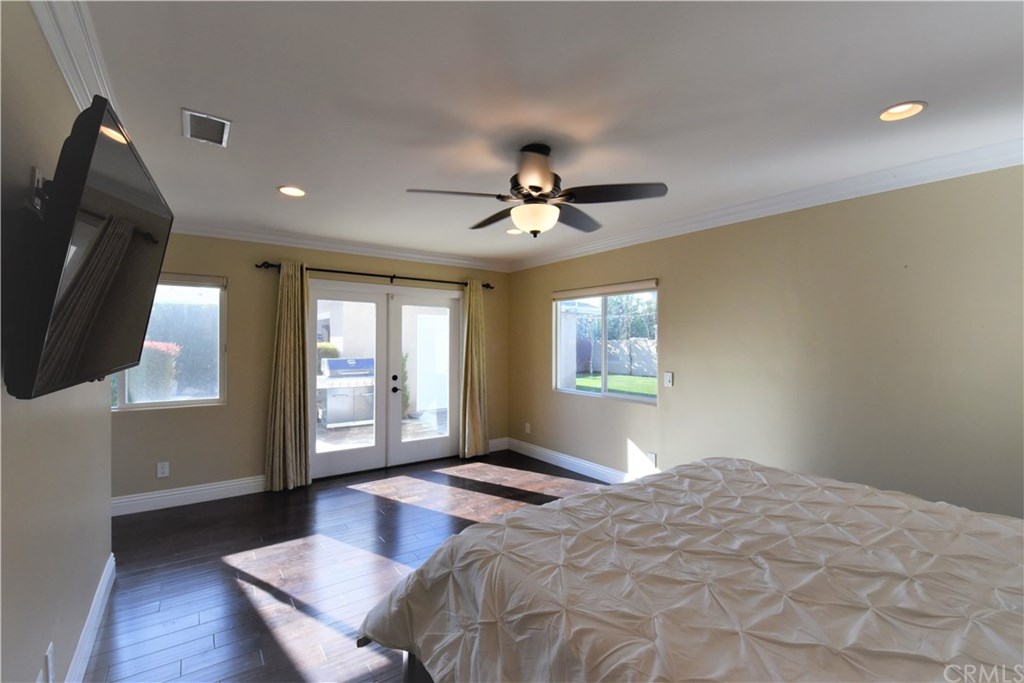 4167 North Greenbrier Road, Long Beach, CA 90808 Compass