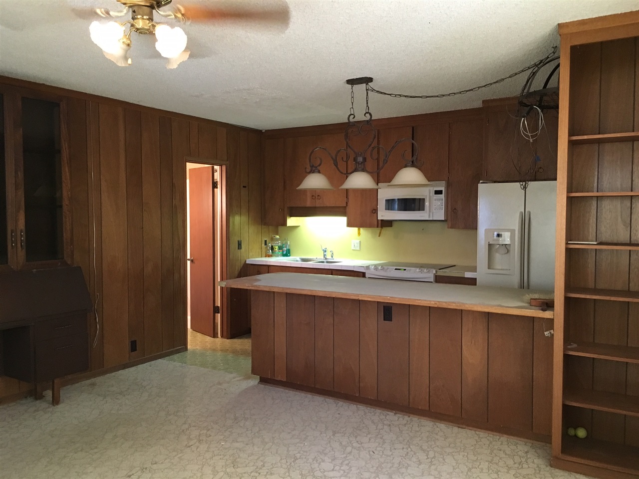 2202 M And R Ranch Road Fallbrook, CA 92028 - Photo 11 of 25 Lower Level - Kitchen