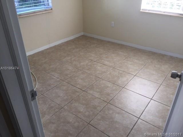 7555 Southwest 38th Street Miami, FL 33155 - Photo 12 of 19