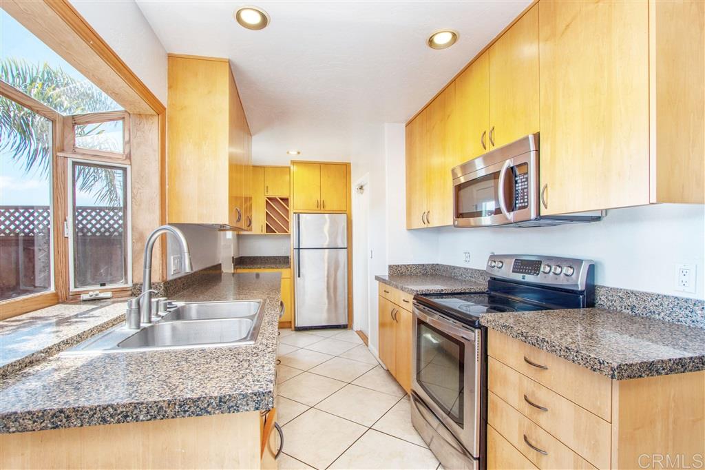 481 Bay Meadows Way Solana Beach, CA 92075 - Photo 9 of 25