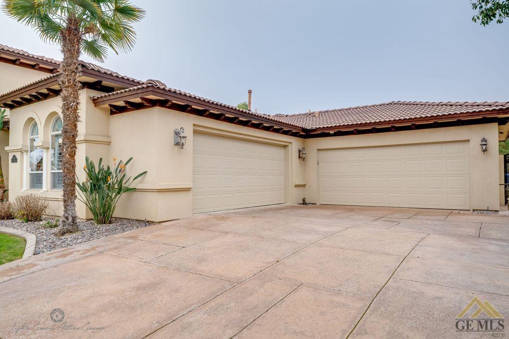 12307 Trinity River Drive Bakersfield, CA 93312 - Photo 4 of 40