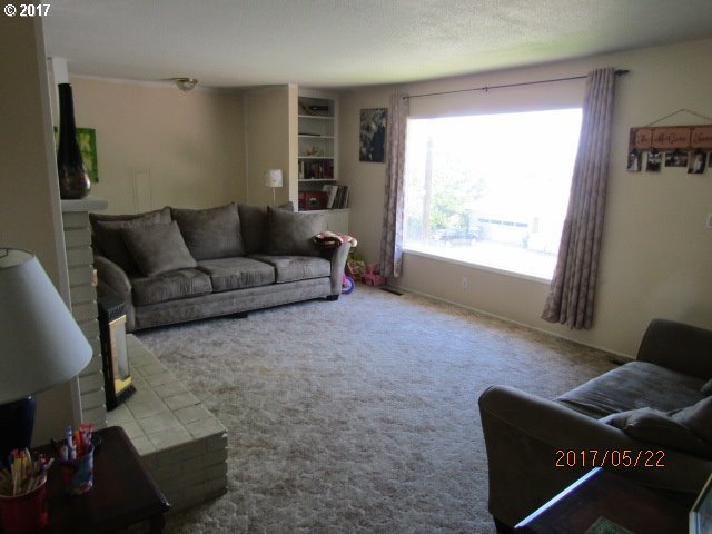 728 Northwest 6th Street Pendleton, OR 97801 - Photo 3 of 12 Gallery Image 3