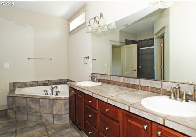 789 Northwest Angel Heights Road Stevenson, WA 98648 - Photo 11 of 16 Gallery Image 11