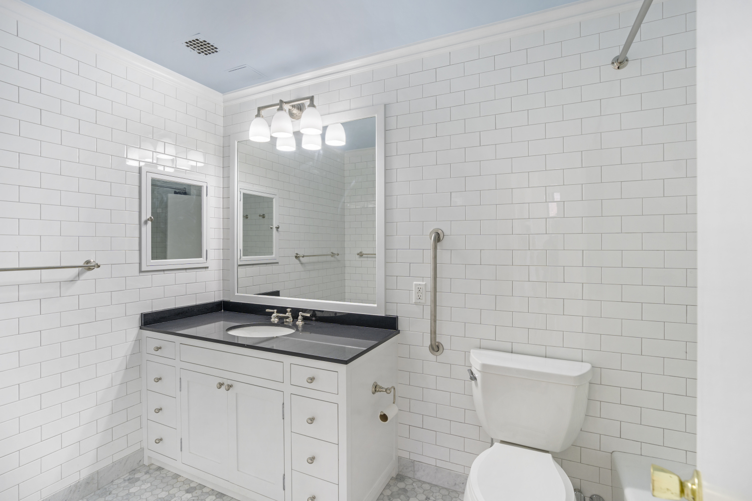 348 West 38th Street, Unit 10E Manhattan, NY 10018 - Photo 9 of 13