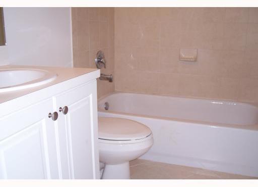 230 Southeast 29th Avenue, Unit 4 Homestead, FL 33033 - Photo 7 of 16