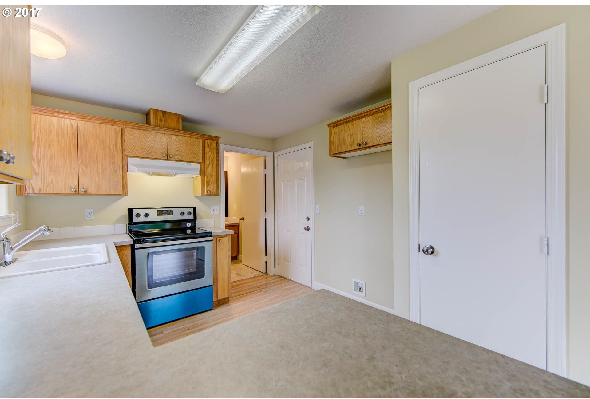 1180 Southwest Ivory Loop Gresham, OR 97080 - Photo 2 of 19