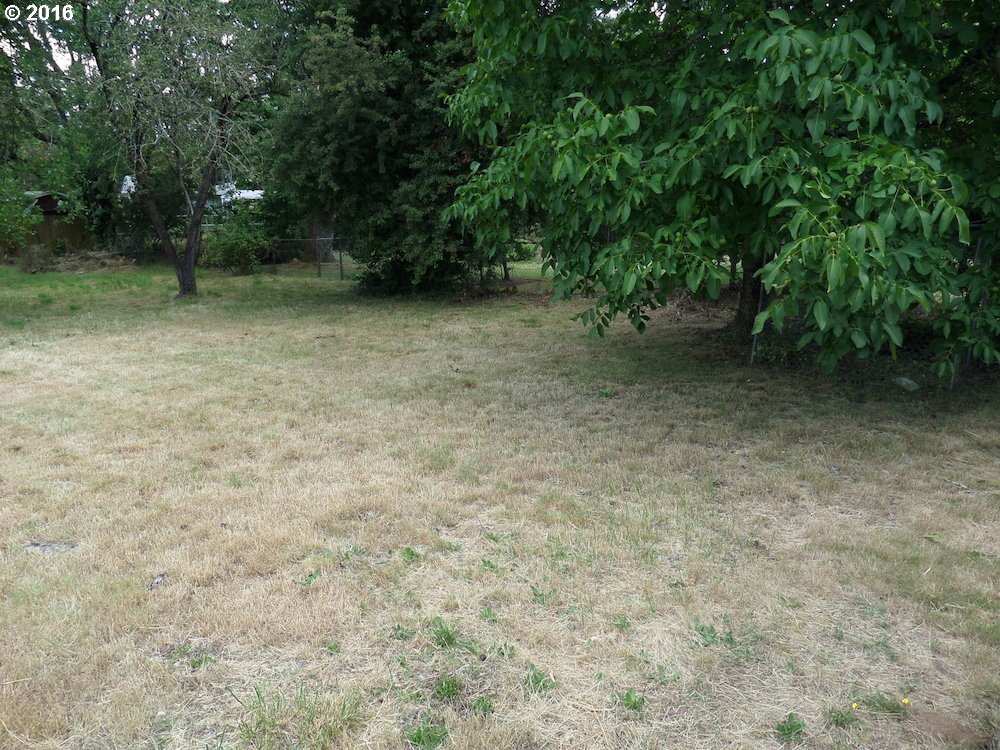 16211 Southeast Taggart Street Portland, OR 97236 - Photo 17 of 19