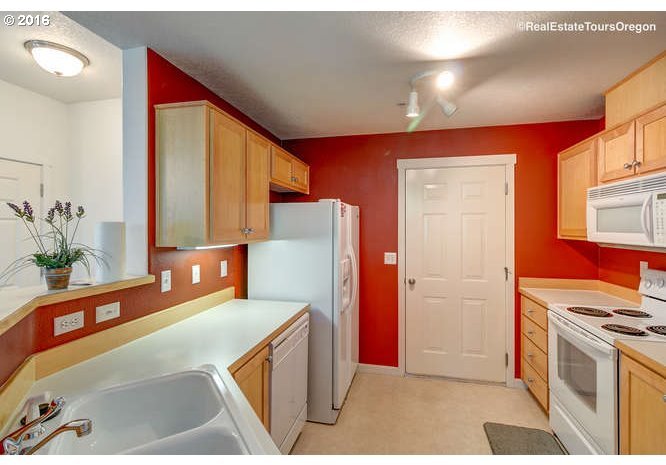 14735 Southwest Sandhill Loop, Unit 102 Beaverton, OR 97007 - Photo 6 of 14 Gallery Image 6