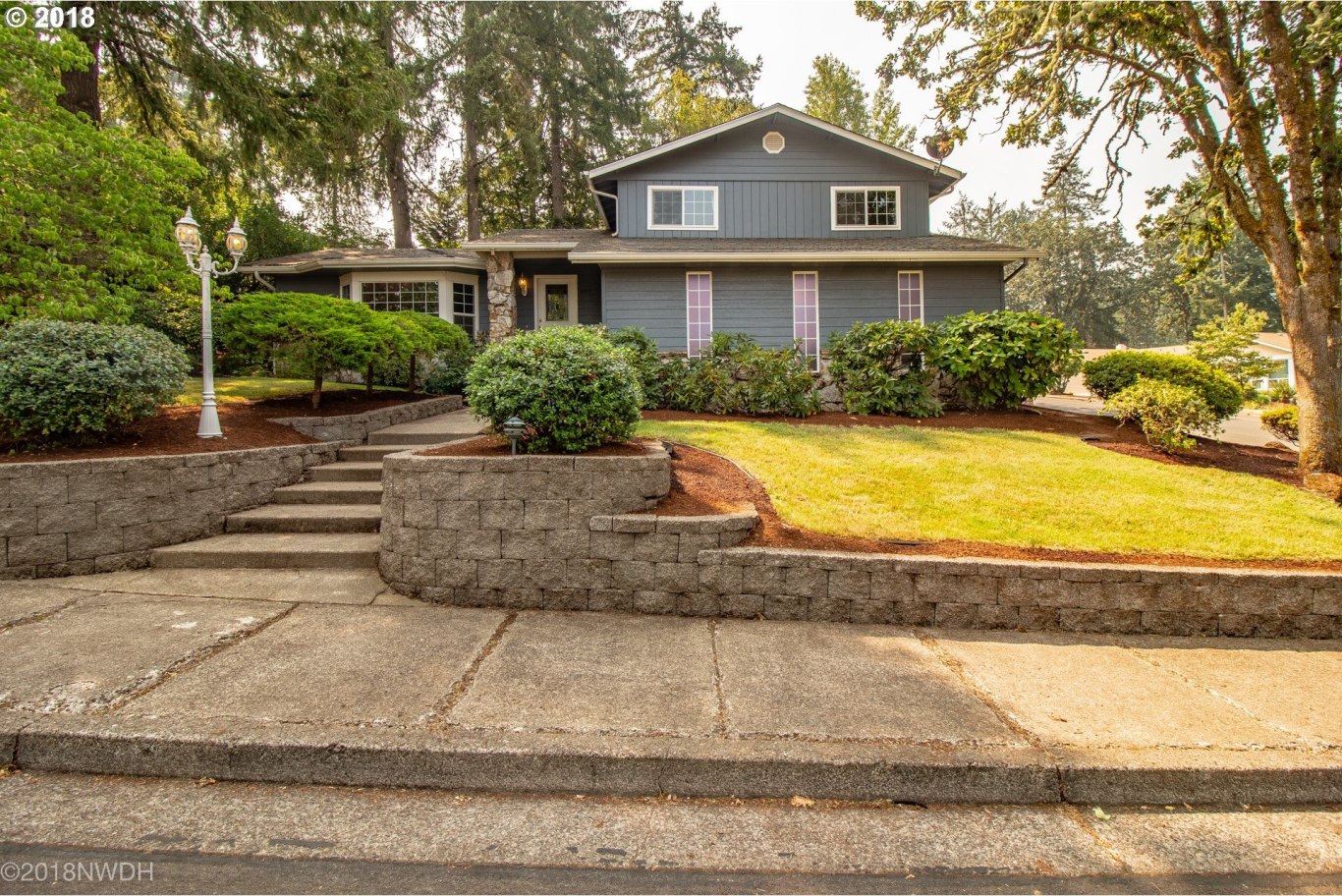 483 Cascade Drive Springfield, OR 97478 - Photo 2 of 32