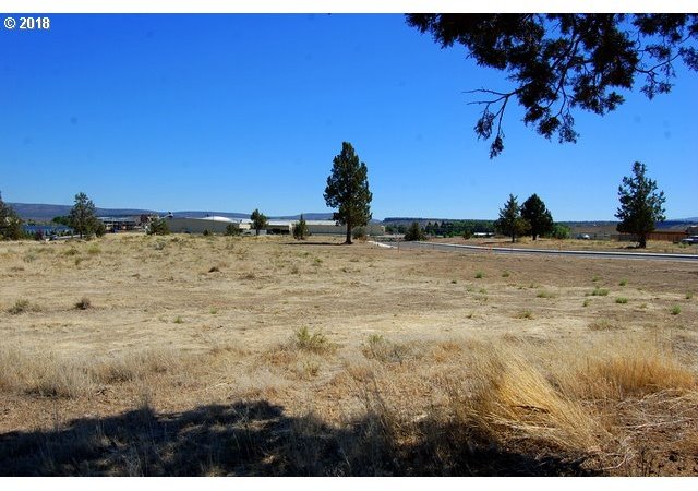 13 Northeast Colleen Road Prineville, OR 97754 - Photo 7 of 16