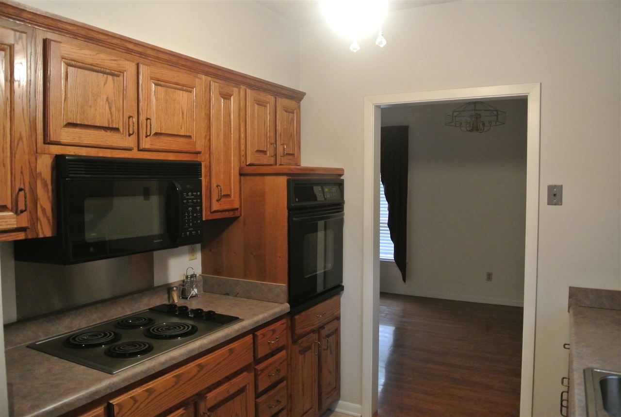 5787 Spring Lake Road Memphis, TN 38135 - Photo 8 of 23