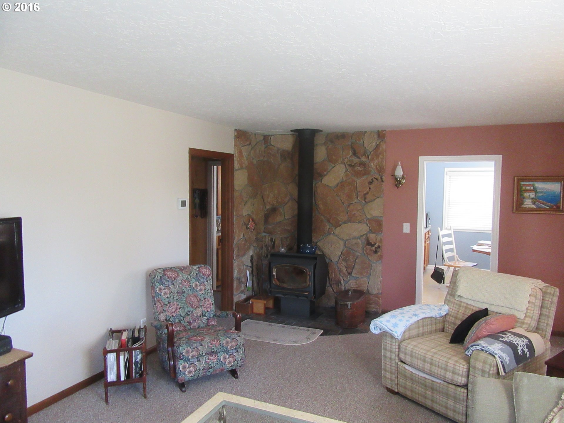 372 Monitor Road Silverton, OR 97381 - Photo 10 of 32