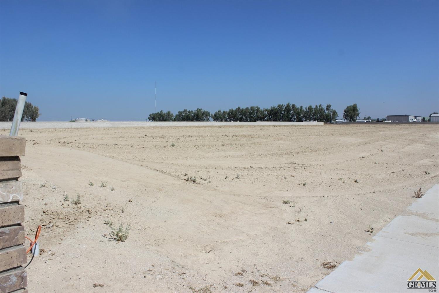 702 Workman Street Bakersfield, CA 93307 - Photo 1 of 6