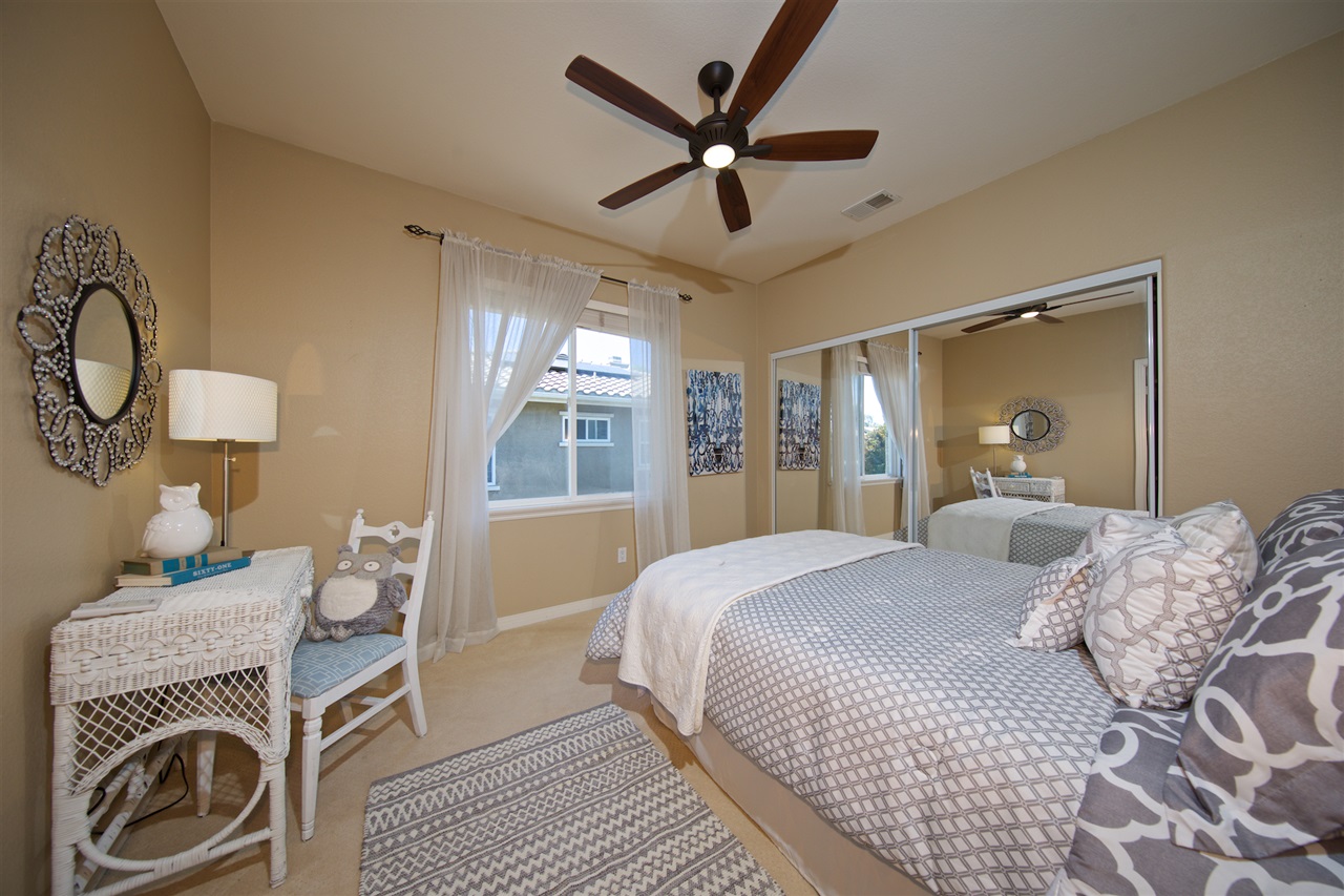 1046 Turnstone Road Carlsbad, CA 92011 - Photo 18 of 25 Bedroom 3 with Bathroom