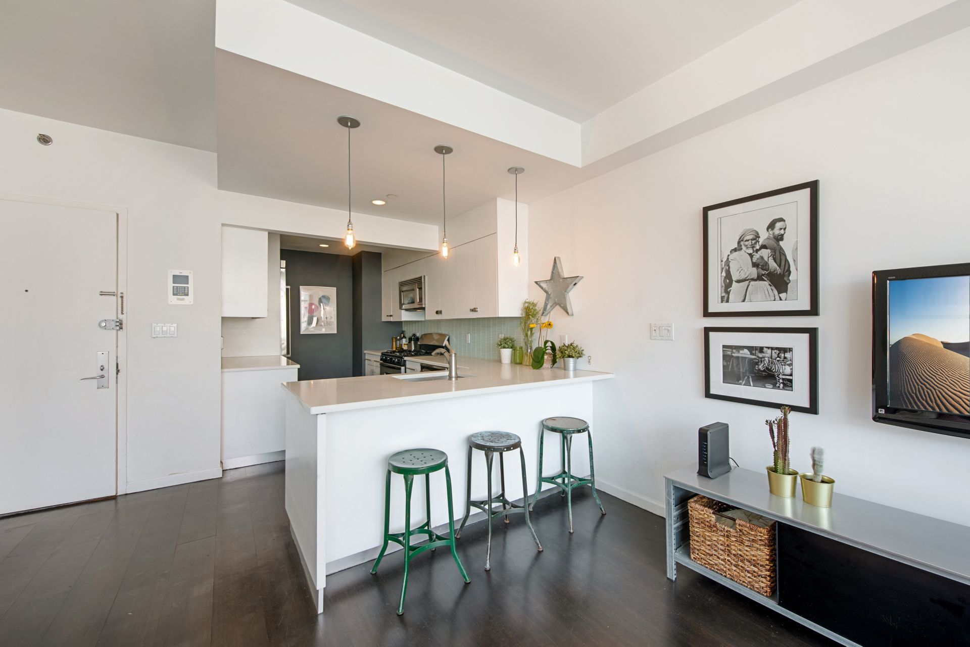 26 Broadway, Unit 403 Brooklyn, NY 11249 - Photo 3 of 14 Gallery Image 3
