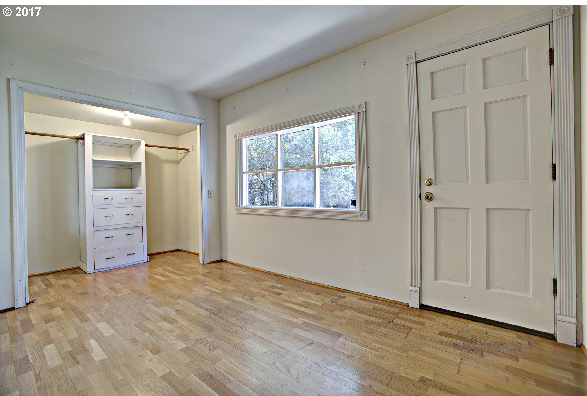 3321 Southwest Kelly Avenue Portland, OR 97239 - Photo 12 of 26 Gallery Image 12