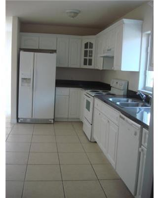 229 Northwest 9th Avenue Homestead, FL 33030 - Photo 3 of 8