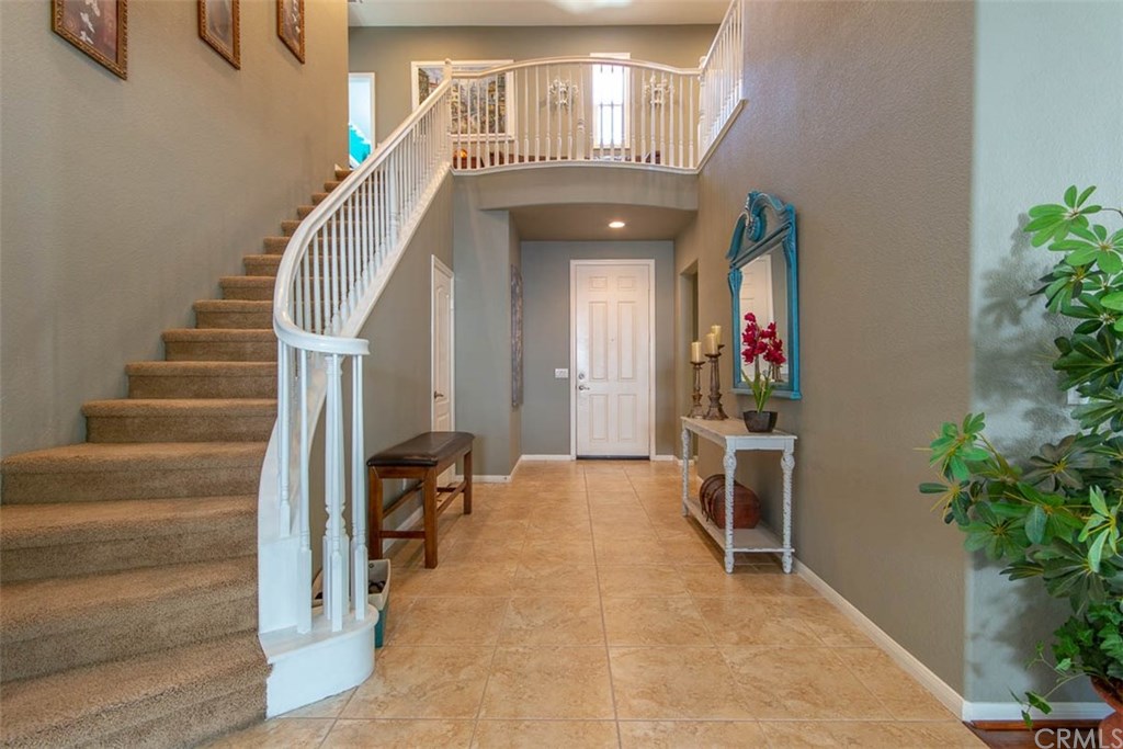 32009 Hummingbird Way Temecula, CA 92592 - Photo 3 of 40