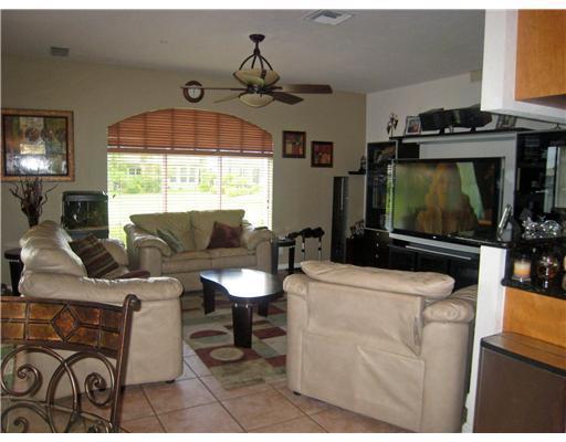 9657 Vineyard Court Boca Raton, FL 33428 - Photo 9 of 12