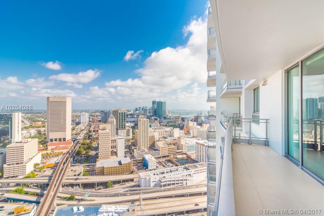 90 Southwest 3rd Street, Unit 4006 Miami, FL 33130 - Photo 2 of 15