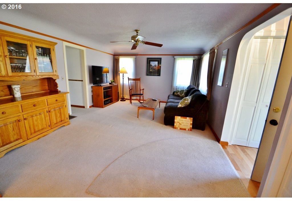1622 Southwest Taylors Ferry Road Portland, OR 97219 - Photo 14 of 20 Gallery Image 14