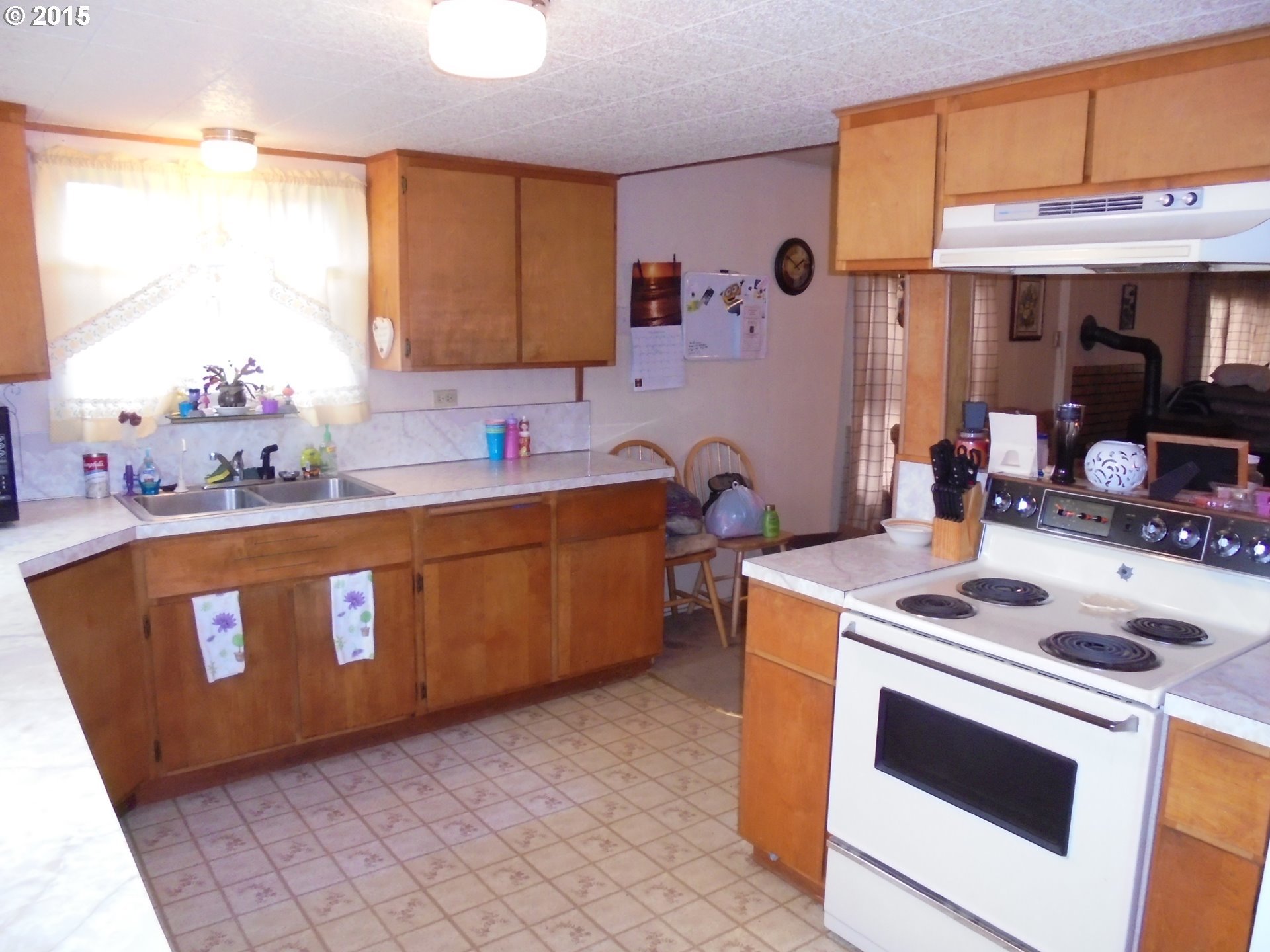 755 E Street Riddle, OR 97469 - Photo 6 of 24