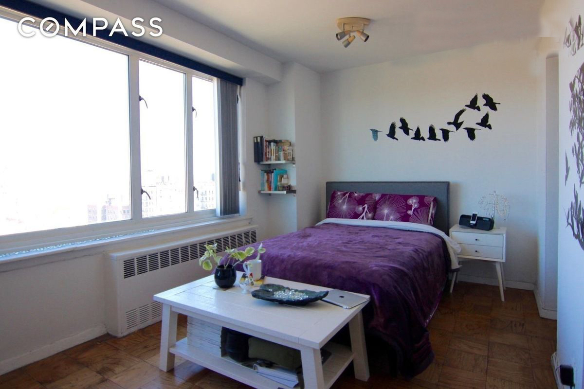 392 Central Park West, Unit 20T Manhattan, NY 10025 - Photo 2 of 3