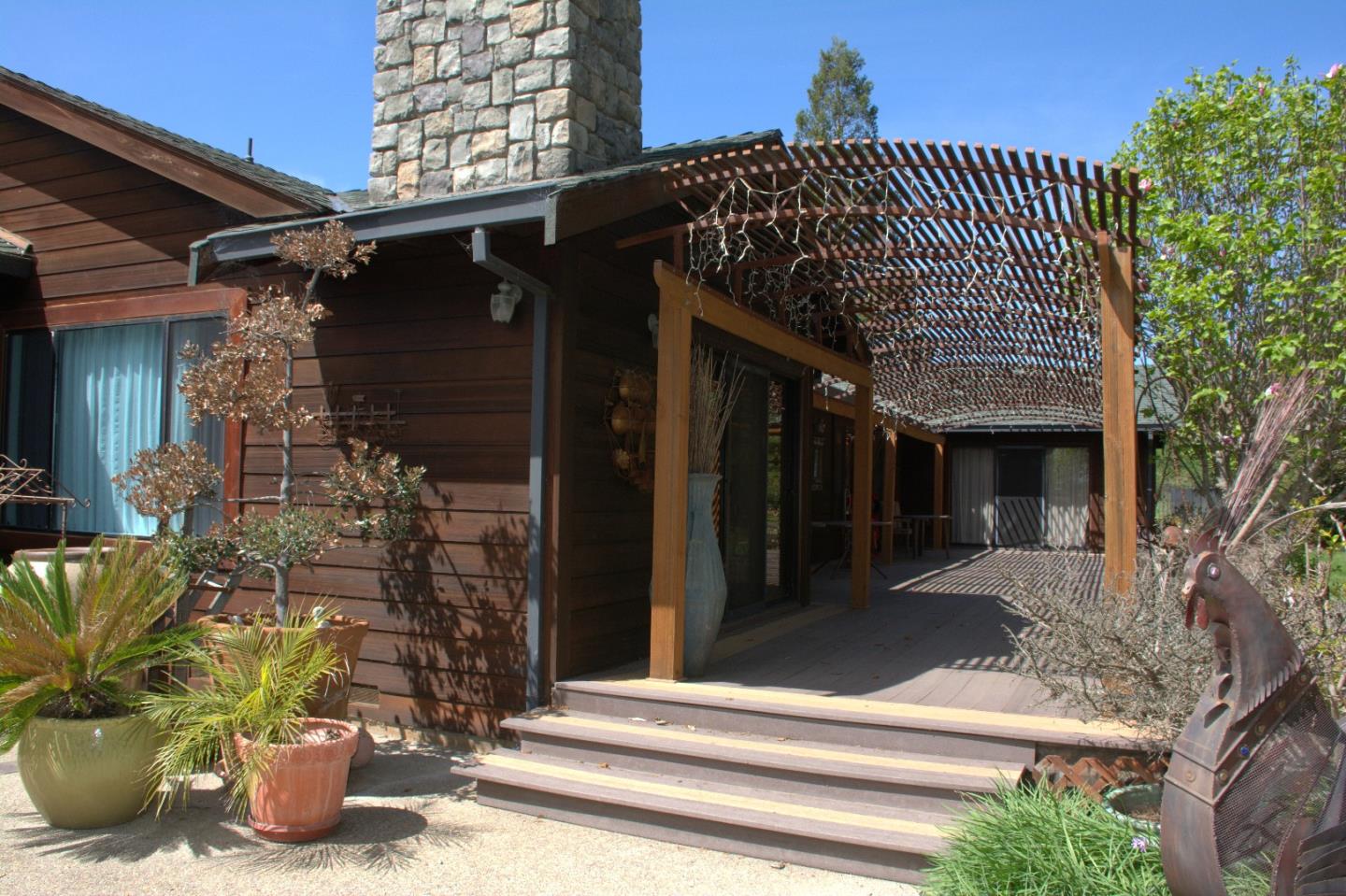 3322 Leavesley Road Gilroy, CA 95020 - Photo 4 of 44 Gallery Image 4