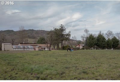 326 Tipton Road Roseburg, OR 97471 - Photo 14 of 25 Gallery Image 14