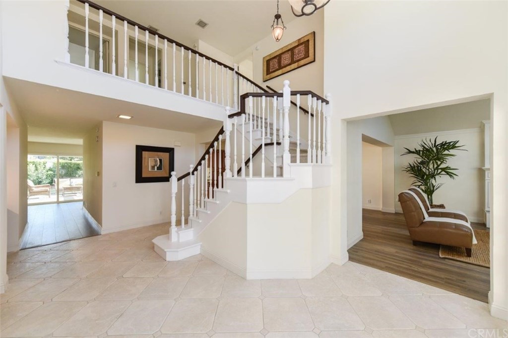 48 Sunlight Irvine, CA 92603 - Photo 7 of 60