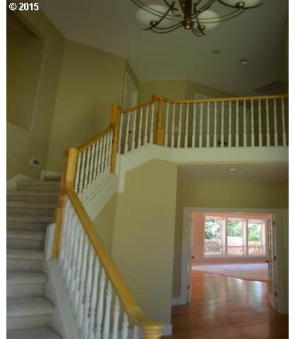 8578 Southwest Ravine Drive Beaverton, OR 97007 - Photo 3 of 12 Gallery Image 3