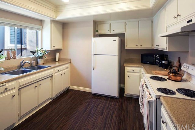 200 East Oceanfront Newport Beach, CA 92661 - Photo 11 of 21