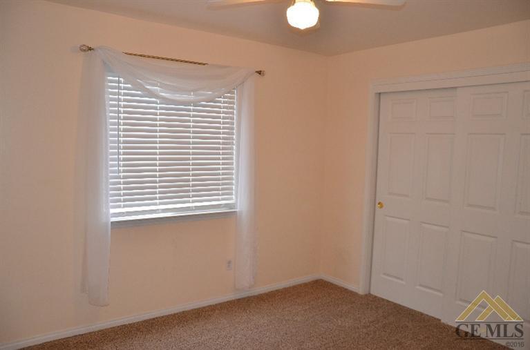 3805 Amherst Forest Road Bakersfield, CA 93313 - Photo 12 of 18 Gallery Image 12