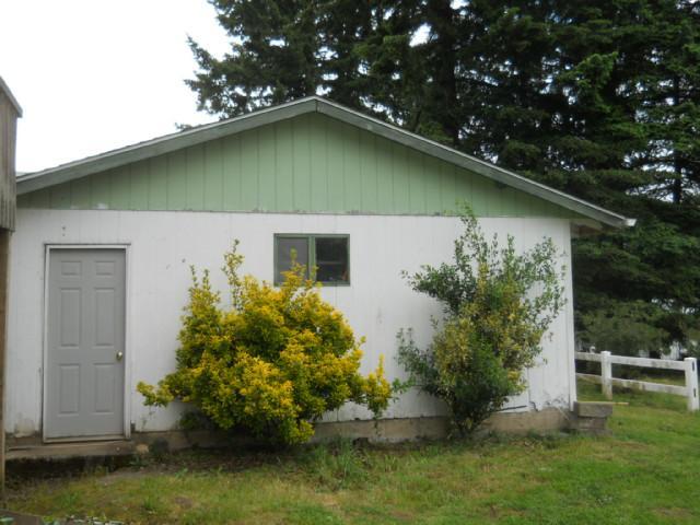 32033 Southeast Mally Road Gresham, OR 97080 - Photo 6 of 16 Gallery Image 6