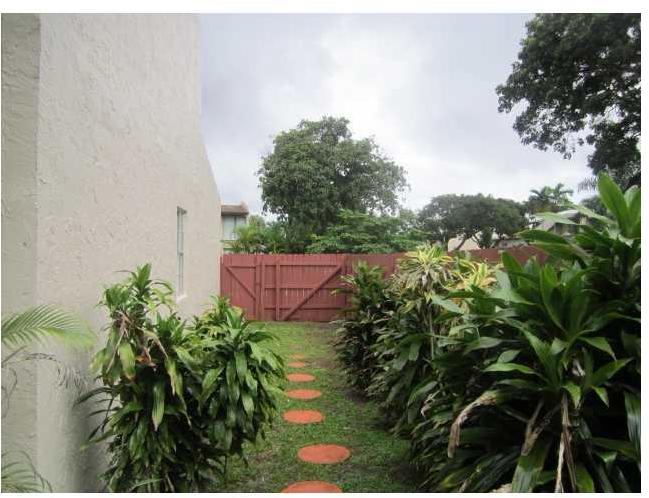 10940 Southwest 70th Terrace, Unit 10940 Miami, FL 33173 - Photo 18 of 24