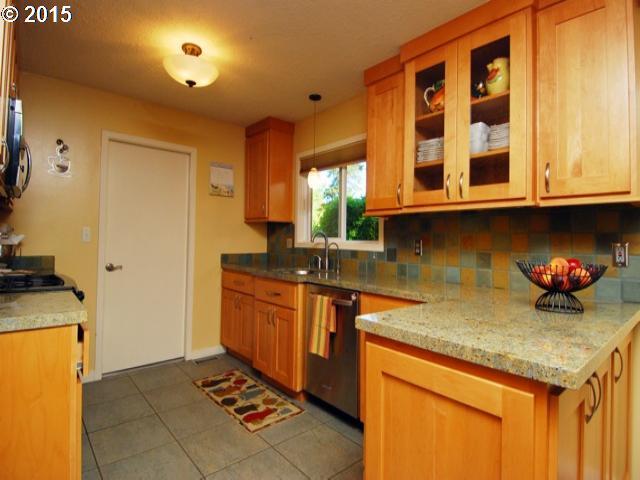 9420 Southwest Jamieson Road Beaverton, OR 97005 - Photo 7 of 16 Gallery Image 7