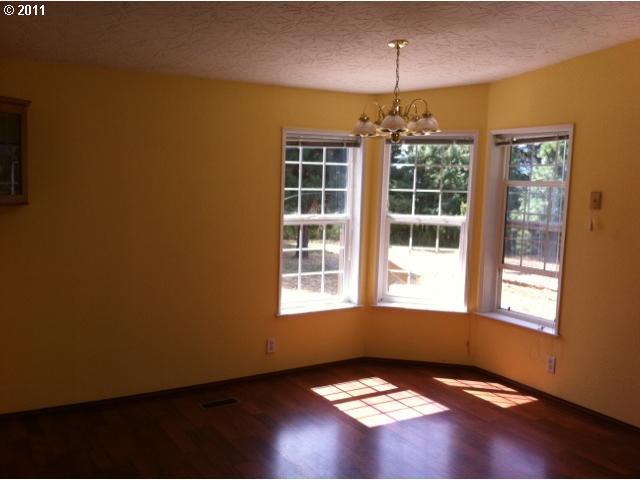 1330 Southwest Pucker Huddle Road White Salmon, WA 98672 - Photo 11 of 16 Gallery Image 11